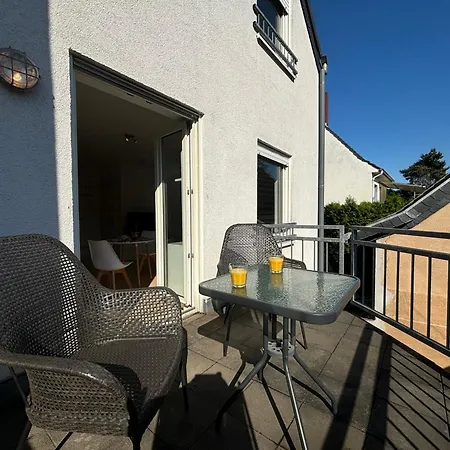 Terrassenstudio In *